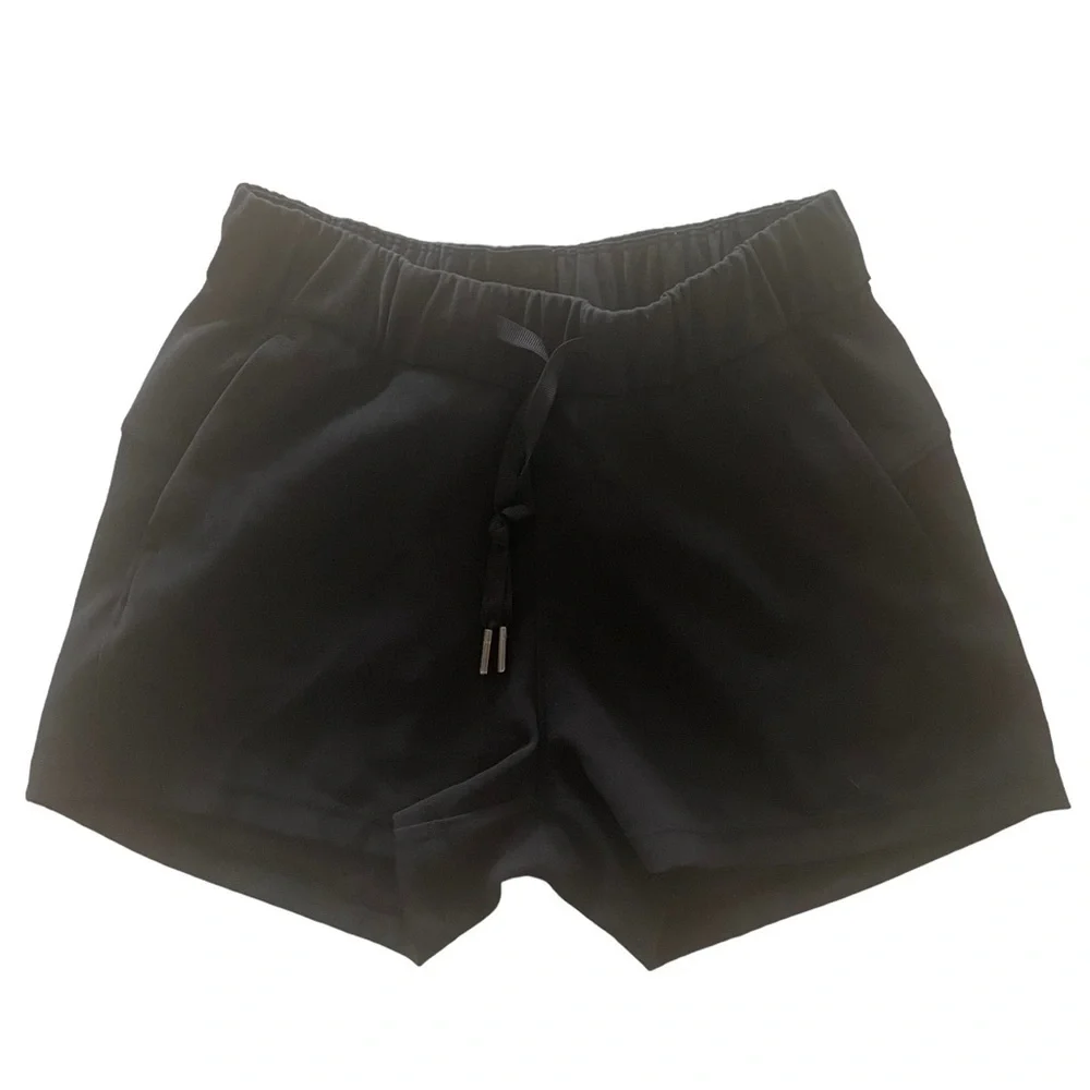 Lululemon On The Fly Short Woven 2.5